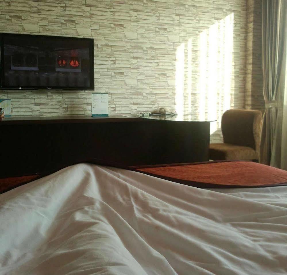 Qingdao Hengxing Hotel Екстер'єр фото